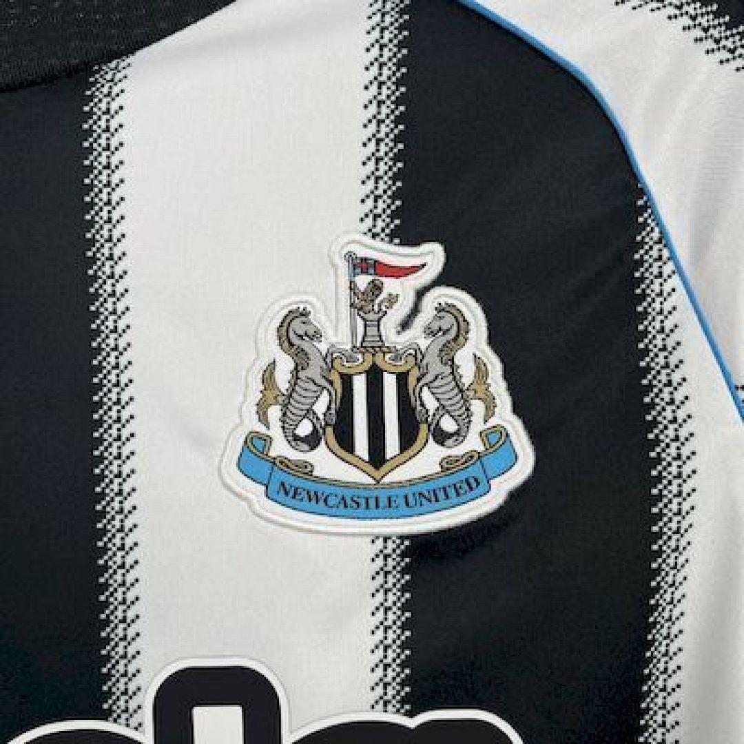 NEWCASTLE UNITED JERSEY 25-26